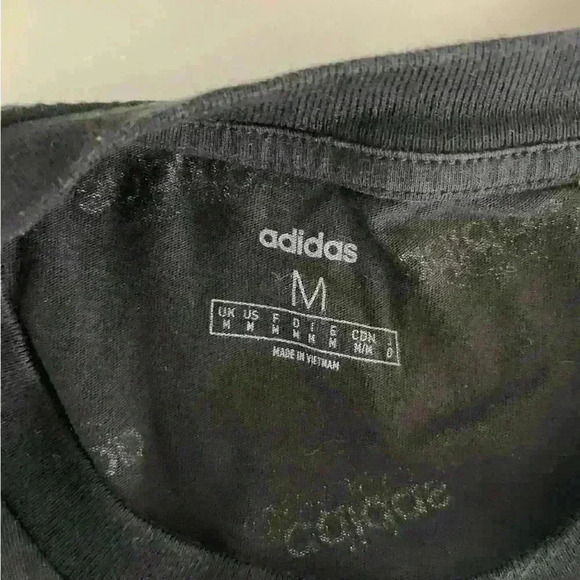 Adidas Black and White All Over Logo Print size medium - Picture 4 of 4